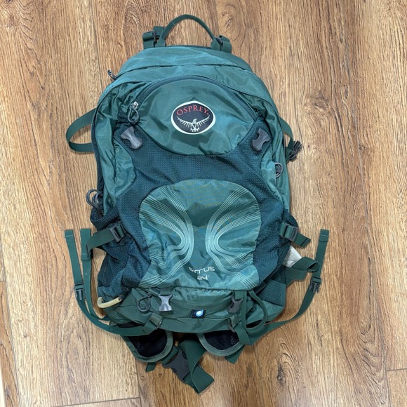 daypack backpack osprey Daylite Plus Packs Silver Lining Blueberry zip panel opening gives easy access to the main compartment Osprey Daylite Jetstream Blue